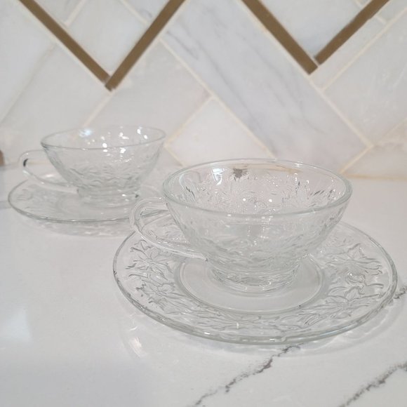 Princess House Fantasia Poinsettia glass Coffee Tea Cups / Saucers set of 2 - Picture 1 of 10